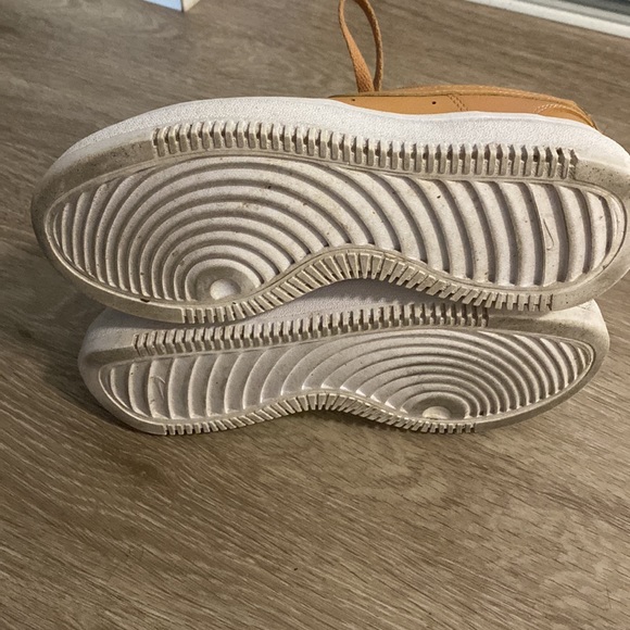 Nike platform shoes - Picture 3 of 4